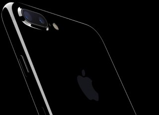 Apple iPhone 7 - The brightest, most colorful new camera from Apple